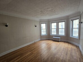 Building Photo - 1808 W Farwell Ave