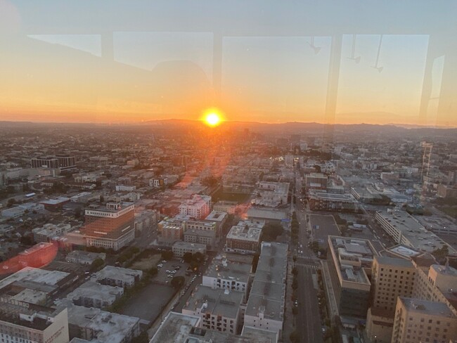 Sunset View - 1100 Wilshire Blvd