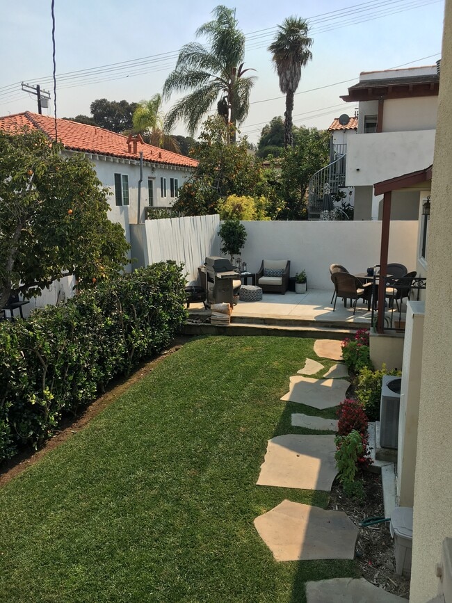 Fully enclosed back yard - 974 W 20th St