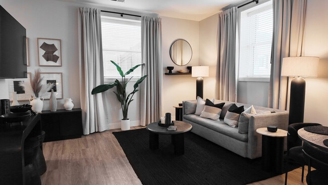 Building Photo - 1424 N Park Pl