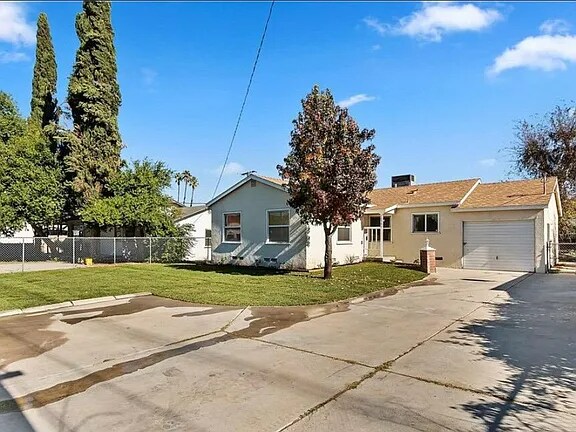 Building Photo - 10561 Mountain View Ave