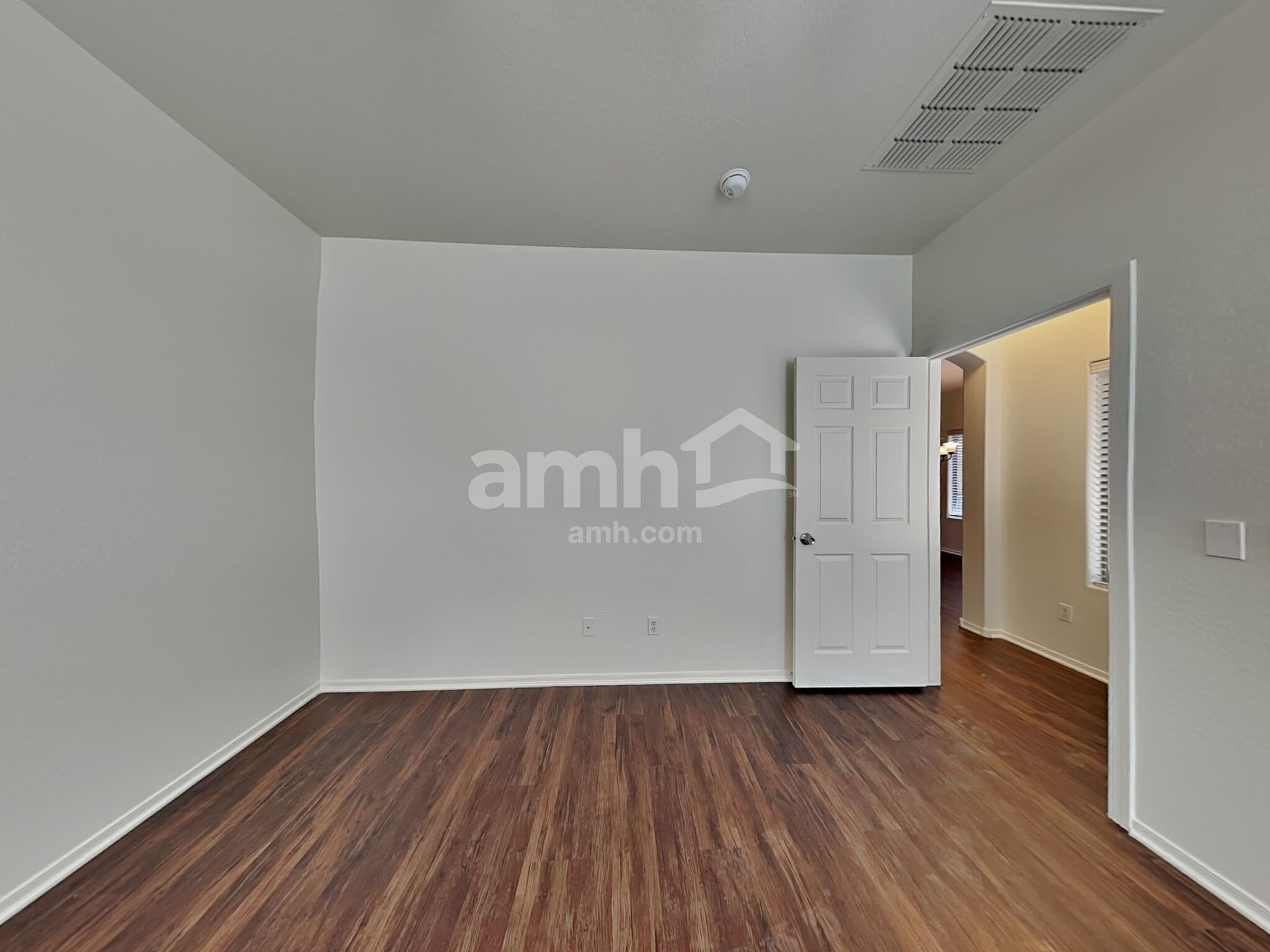 Building Photo - 10121 W Luxton Ln