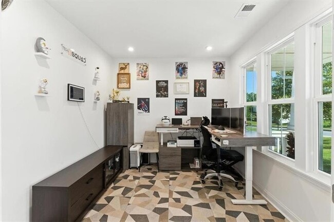 Building Photo - 2121 Harmony Dr