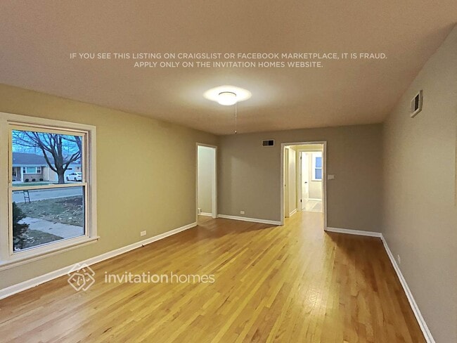 Building Photo - 2116 Hickory Ct