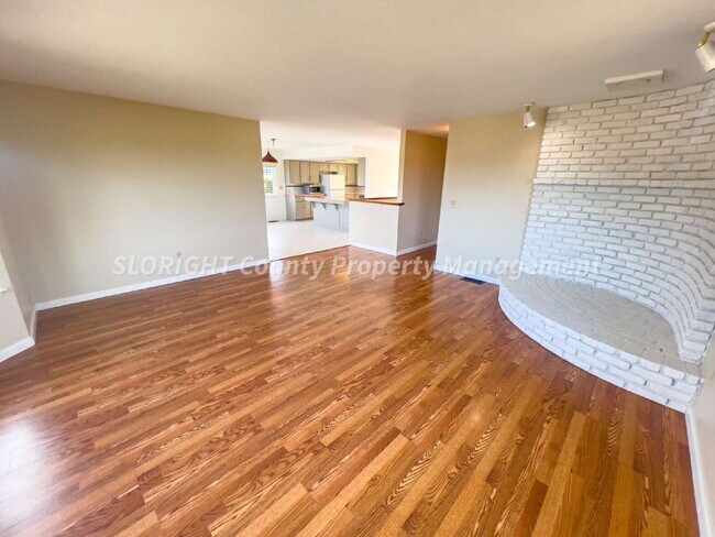 Building Photo - AVAILABLE AUGUST- Nice Home in Los Osos - 3 Bed / 2 Bath