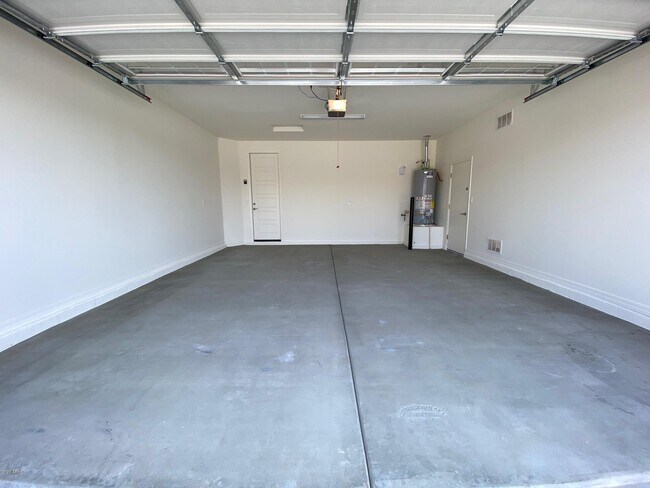 Building Photo - 5221 N 187th Ln