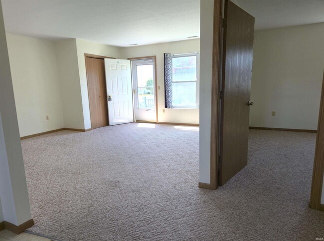 Building Photo - 105 Marcus Dr
