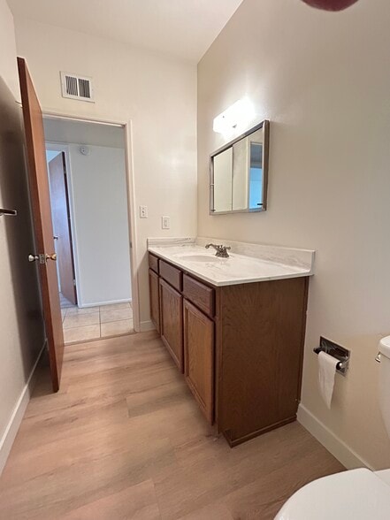 Building Photo - 2219 N 73rd Pl