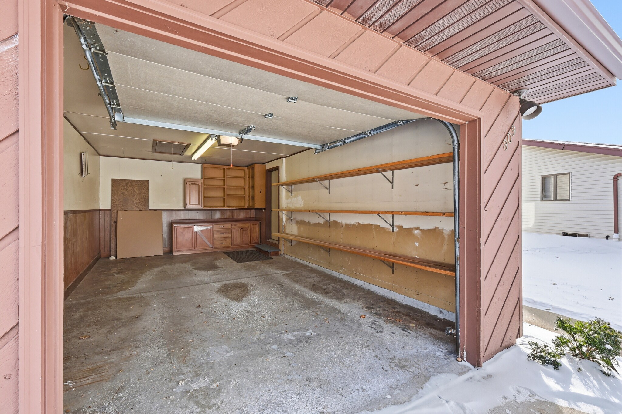 Building Photo - 809 W Ridgeview Dr