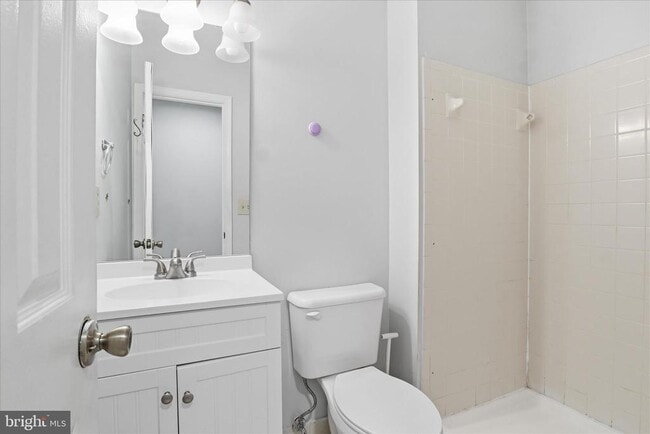 Building Photo - 6105 Castletown Way