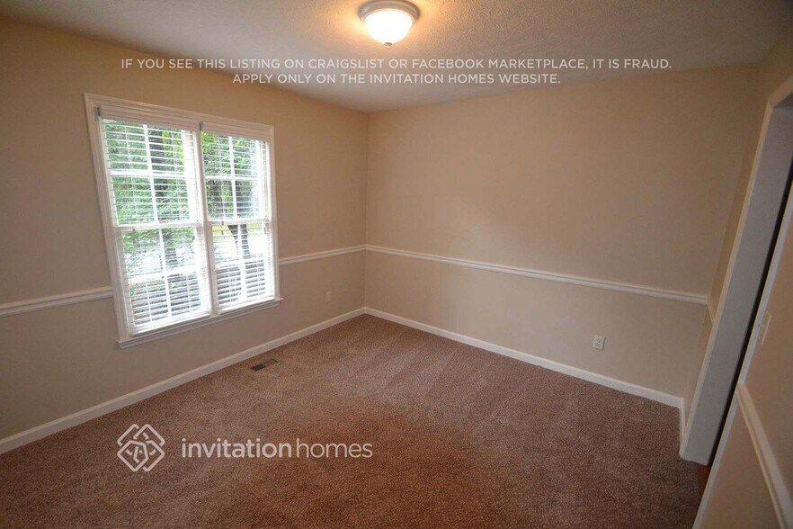 Building Photo - 3375 Dogwood Dr
