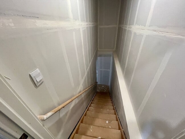 Building Photo - 6130 B Street Rd