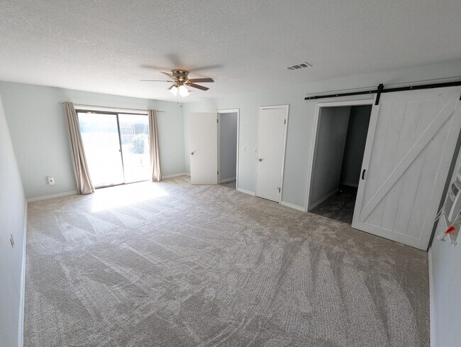 Building Photo - 105 Marquette Pl
