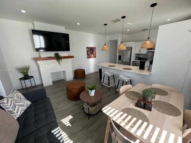 Building Photo - 1822 NW 4th St