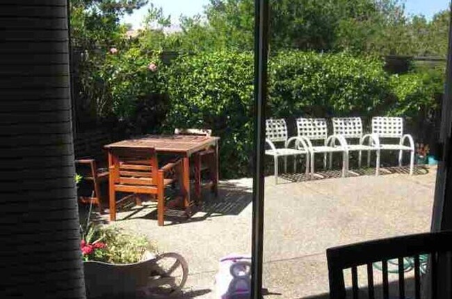 Building Photo - Charming Townhome in Prime San Ramon Location