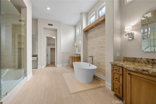 Building Photo - 1 Stone Pine Dr