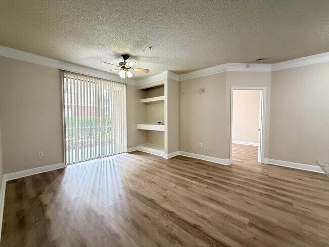 Building Photo - 13015 Plantation Park Cir