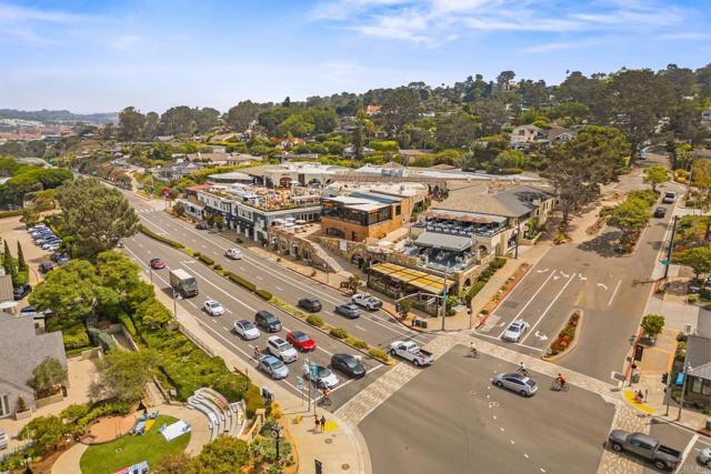 Building Photo - 1562 Camino Del Mar