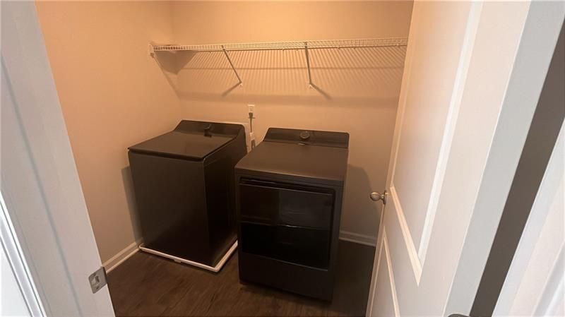 Building Photo - 105 Berry Dr