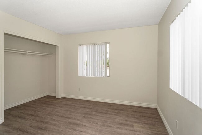 Building Photo - 855 Emerald St