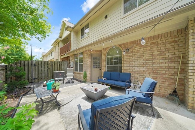 Building Photo - 6426 E Linpar Ct