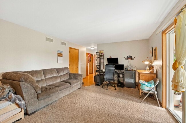 Building Photo - 1853 Wallinford Dr