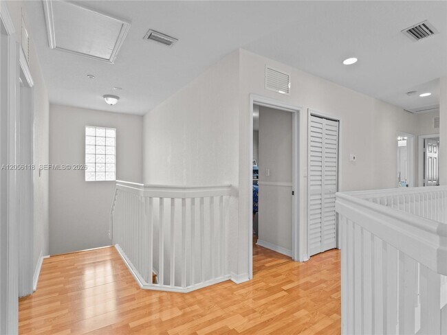 Building Photo - 4401 NW 113th Ct