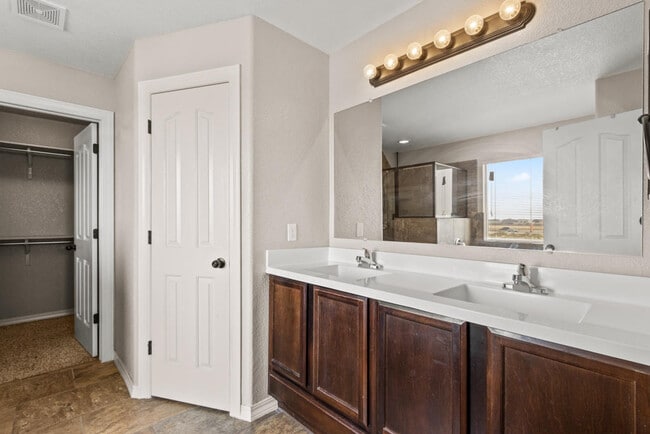 Building Photo - 12664 Azulejos St