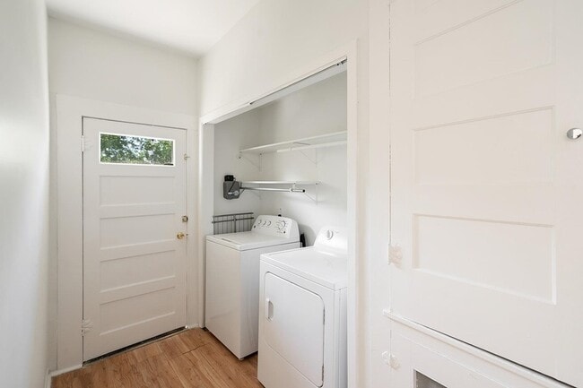 Building Photo - 603 E Losoya St