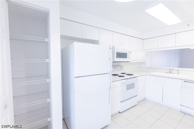 Building Photo - 2456 Millcreek Ln