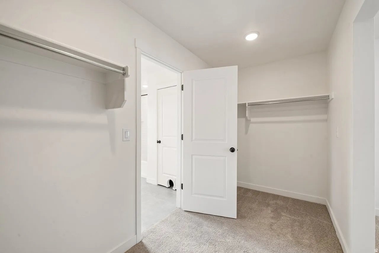Building Photo - 84 E 200 S