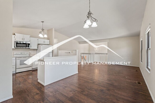 Building Photo - "Westside is the Best Side" - 4 bedroom, 2 full bathroom, 2 car garage, and fully enclosed yard.