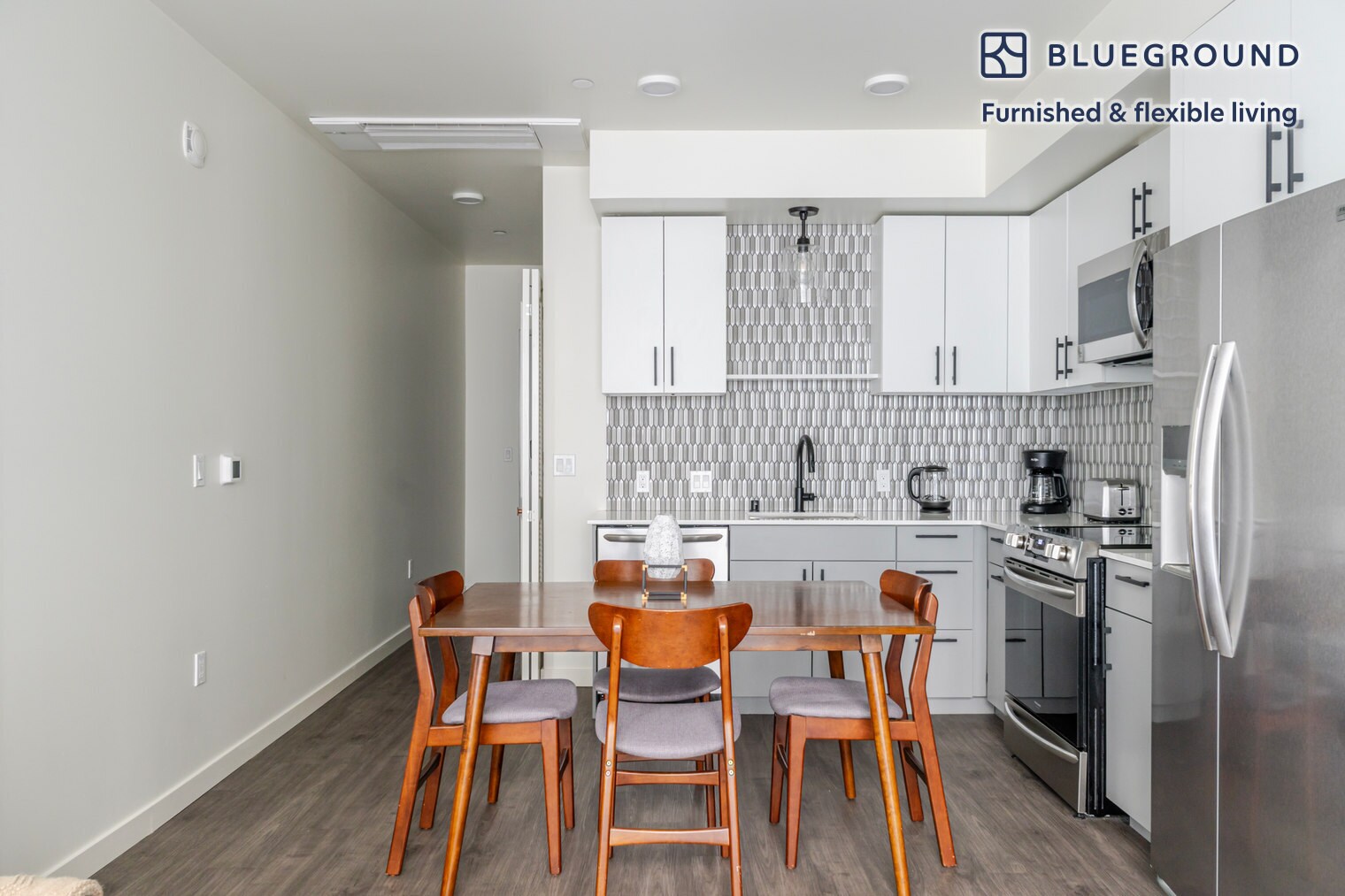 Building Photo - 10050 NE 10th St