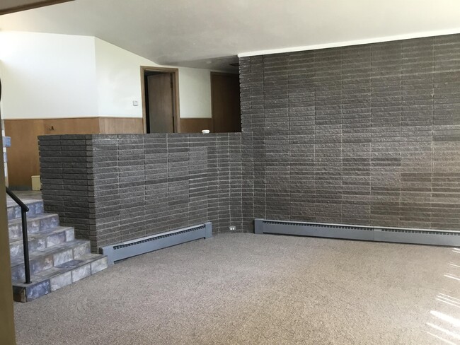 Building Photo - 1221 La Veta Way