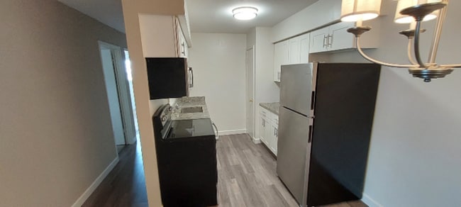 Building Photo - N142W6196 Concord St