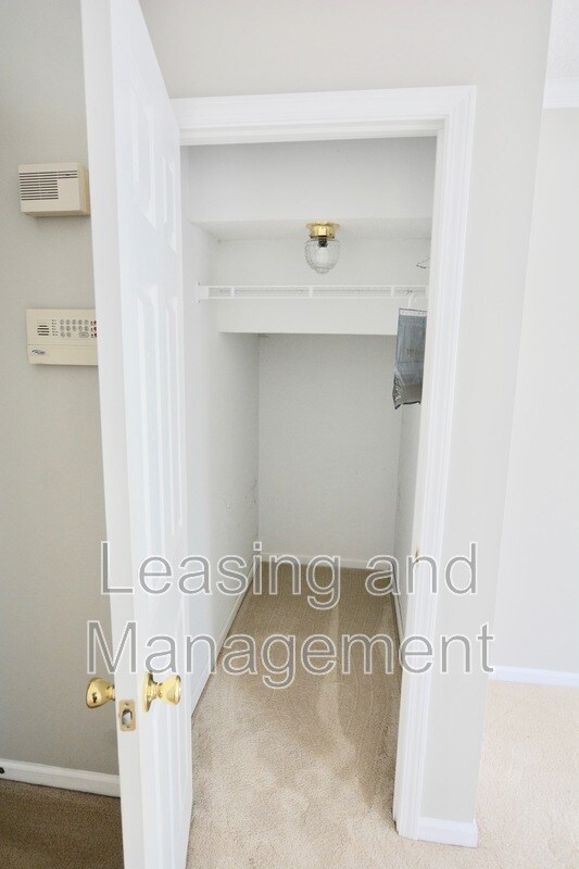 Building Photo - 3387 Queensgate Way
