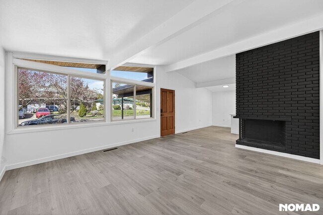 Building Photo - 6552 38th Ave NE