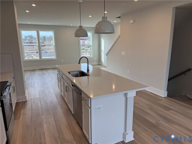 Building Photo - 9434 Alquist St