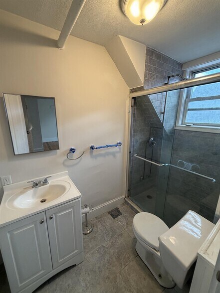 Building Photo - 94 Morrison Ave