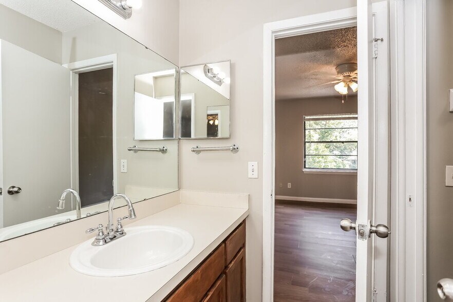 Building Photo - 7656 Arble Dr
