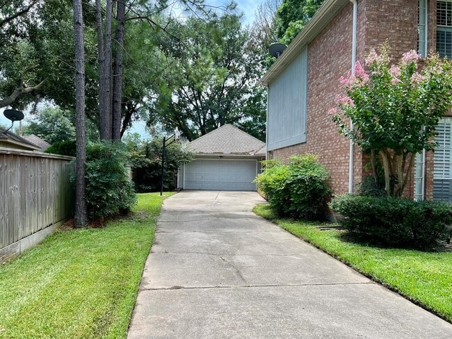Building Photo - 12803 Birch Falls Rd