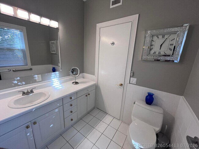 Building Photo - 1061 Bimini Ln