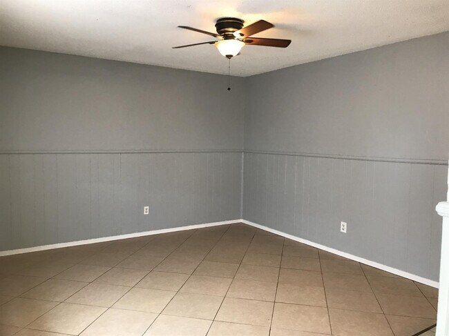 Building Photo - 1118 44th St