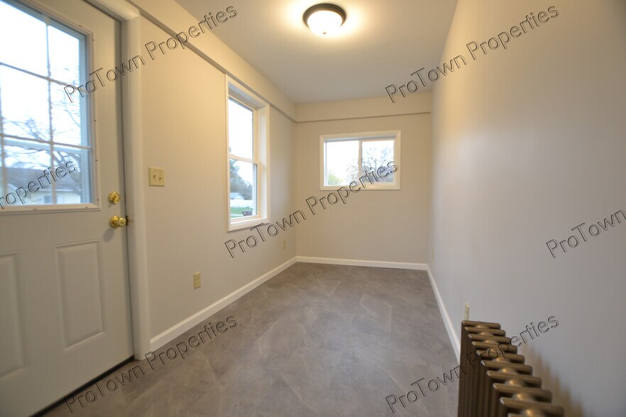 Building Photo - 333 Hughes Ave