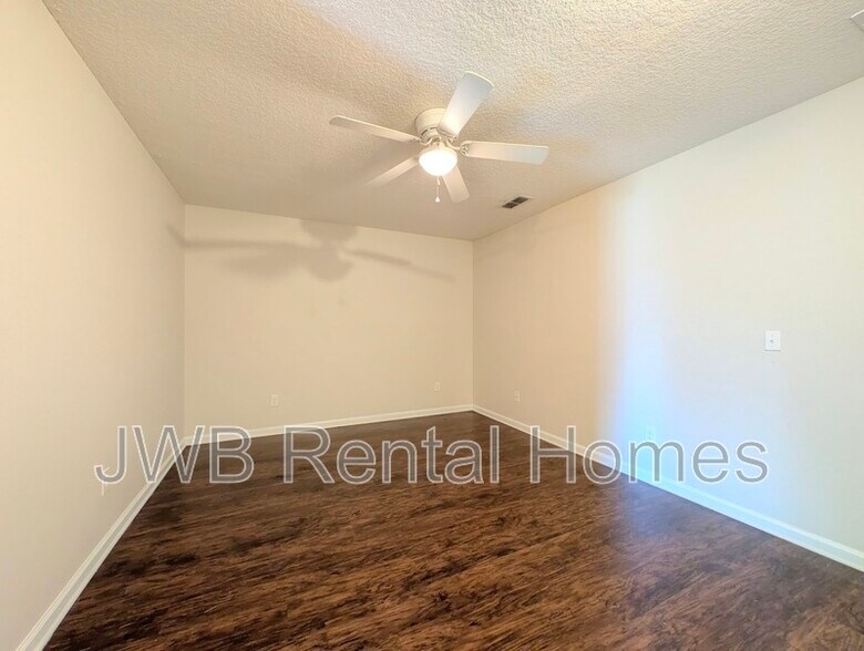 Building Photo - 6502 Timmerman Ct