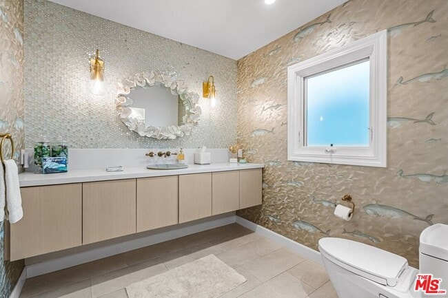 Building Photo - 27002 Malibu Cove Colony Dr