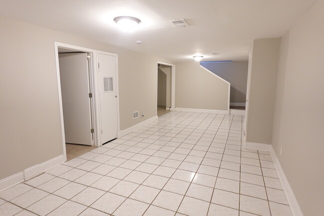 Building Photo - 2401 Huron Terrace