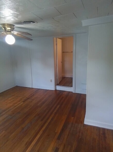 Building Photo - 226 Curry Ct