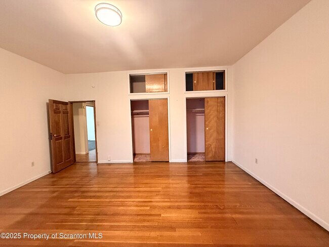 Building Photo - 629 Clay Ave