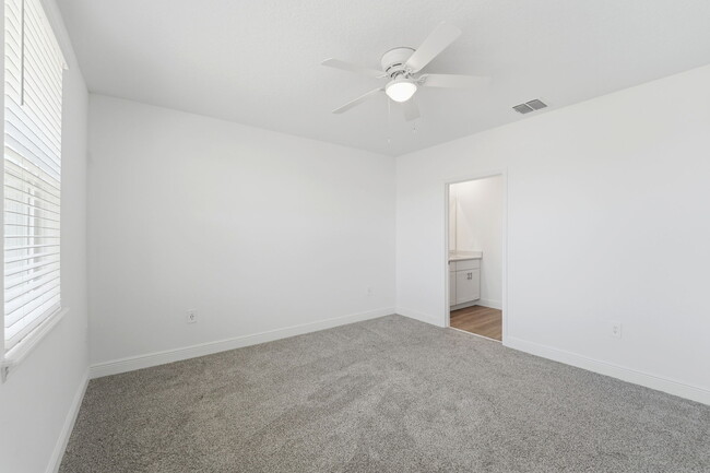 Building Photo - 205 Links Ter Blvd